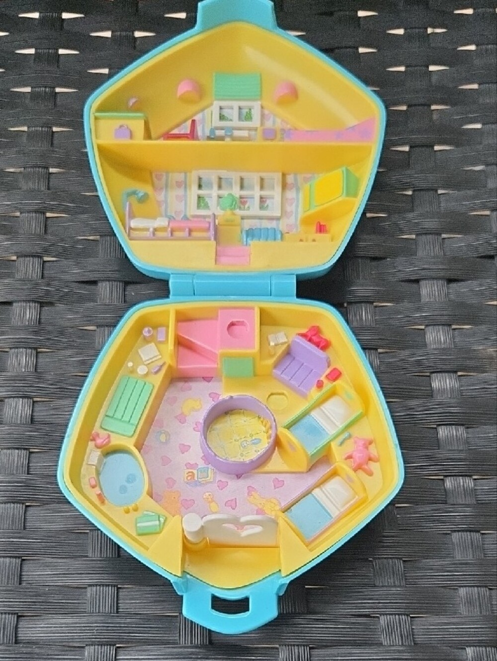 ​EUC VTG 1992 Bluebird Polly Pocket:  Polly in the Nursery 🍼 Blue Compact ONLY